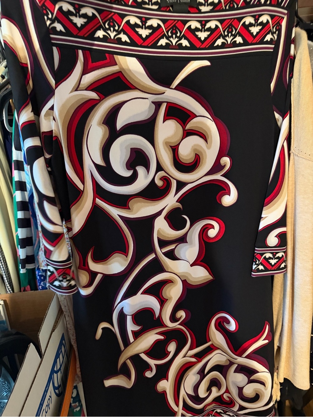 Beautiful White House Black Market dress. - Picture 6 of 6